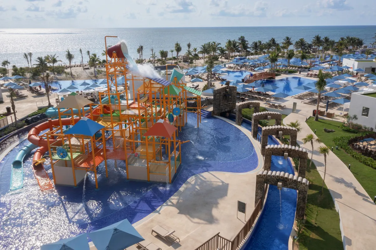 Hotel para niños con parque acuático en Royalton Splash Riviera Cancun