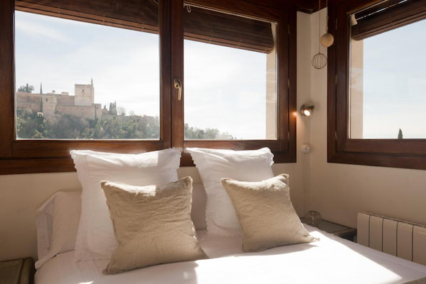 Vistas a la Alhambra desde la habiticación de Casa Bombo