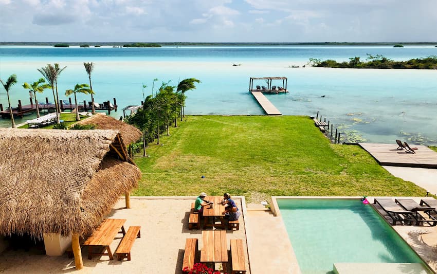 Hotel Casa Bakal frente a la laguna Bacalar