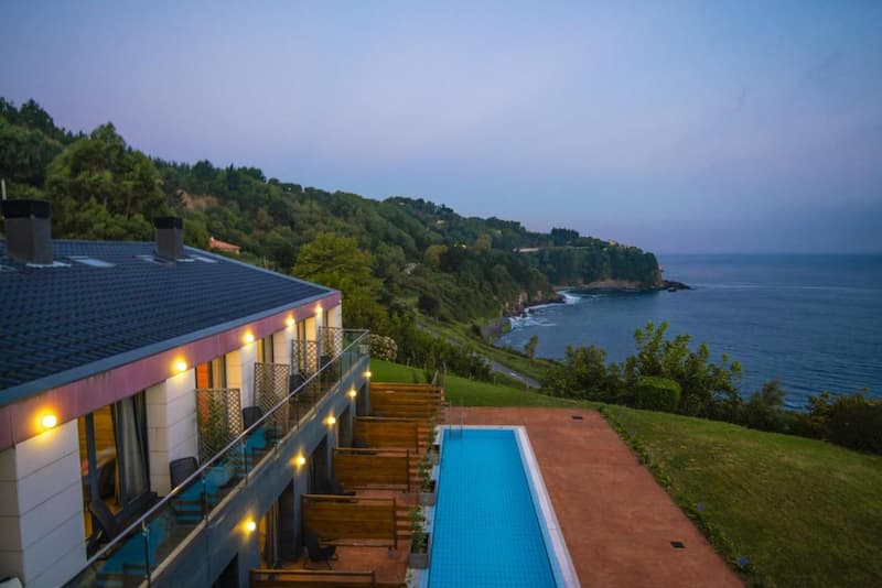 Hotel 3 estrellas con vistas al mar en el País Vasco