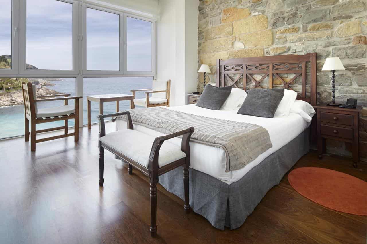 Vistas al mar desde la habitación del hotel Saiaz Getaria Hotela