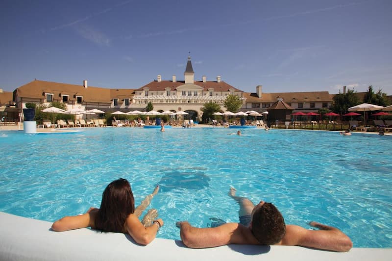 Piscina del hotel Marriott's Village d'Ile-de-France