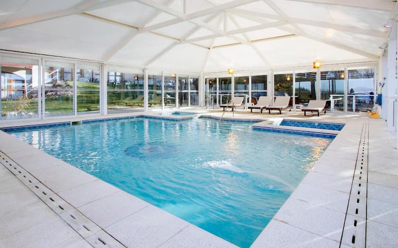 Pileta climatizada del Monasterio Hotel Boutique