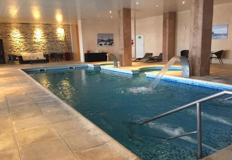 Pileta climatizada del NH Gran Hotel Provincial