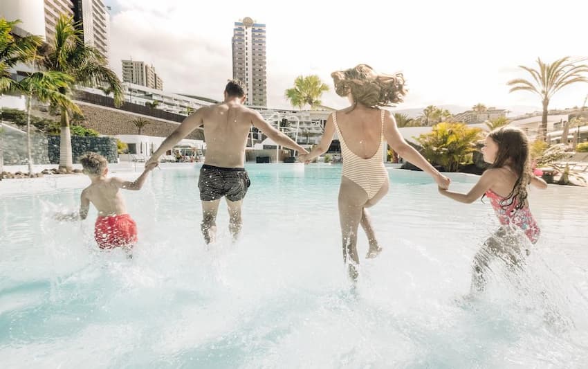 Hard Rock Hotel Tenerife, el mejor hotel para niños y adultos de Tenerife
