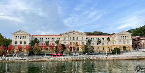 Deusto