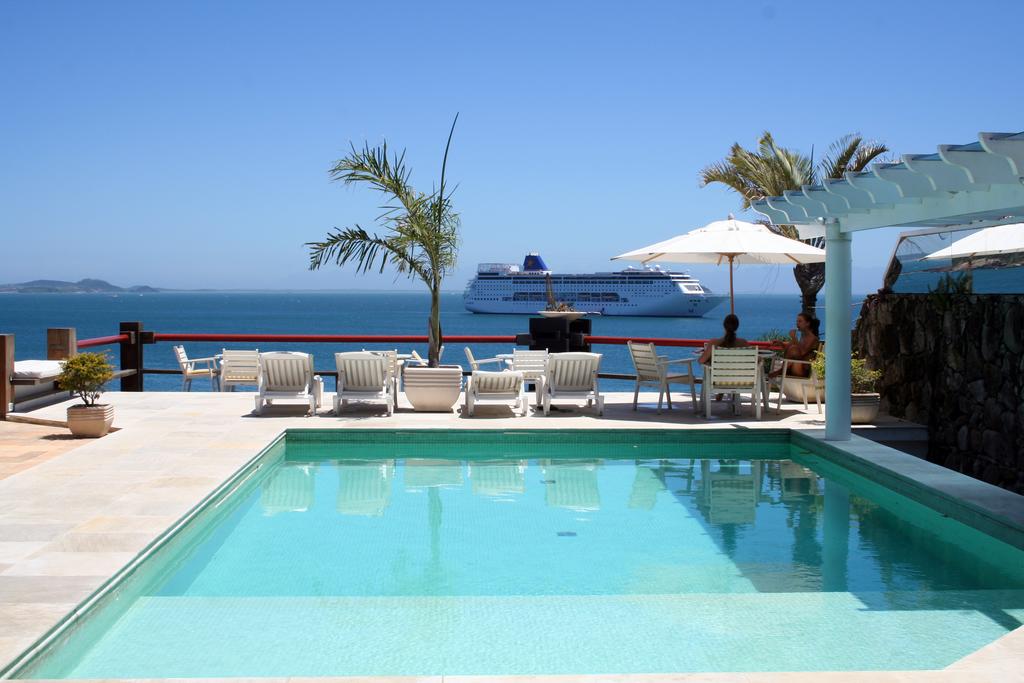 Vista al mar desde la piscina del Sailing Hotel & Spa