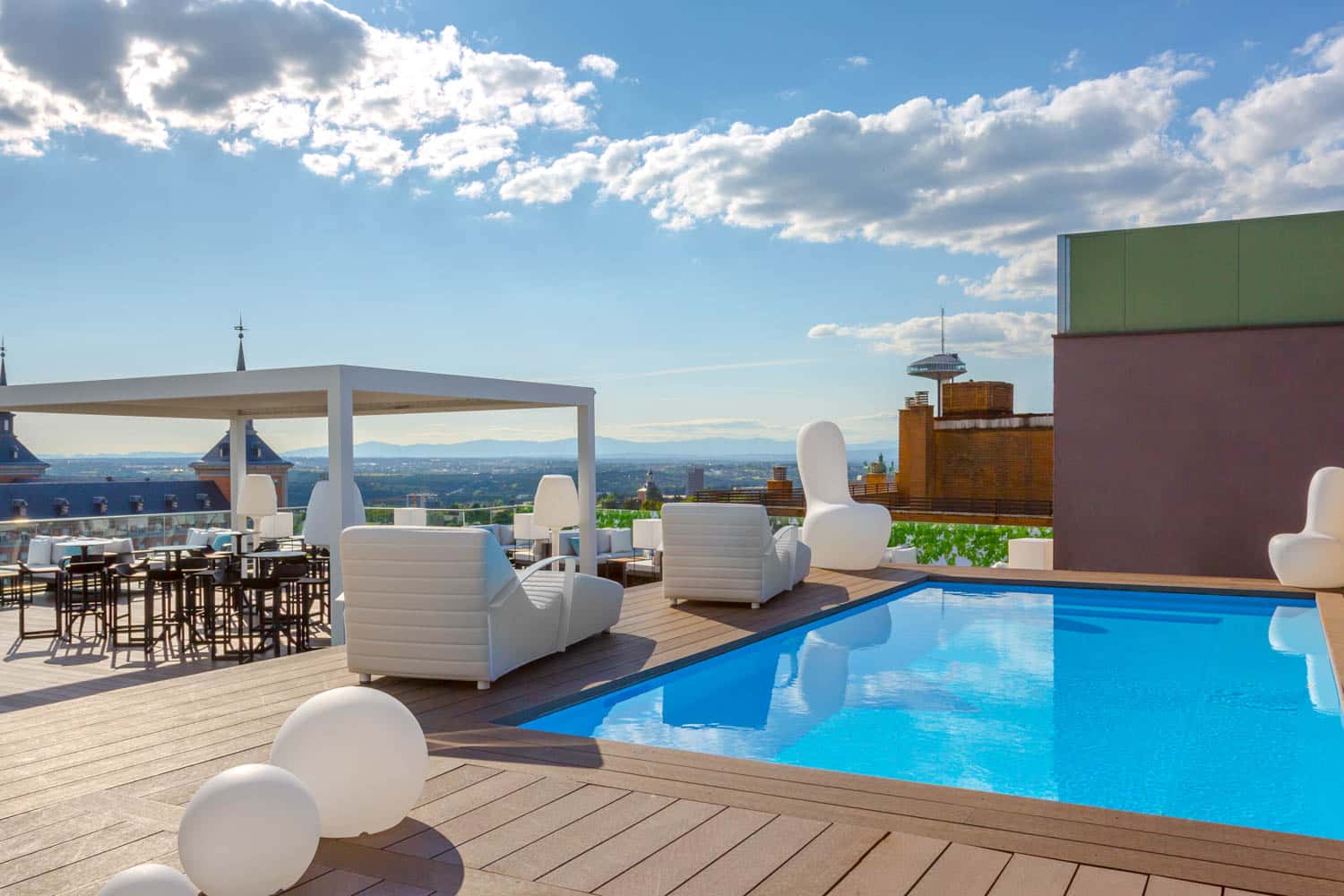 Piscina del HOTEL EXE MONCLOA