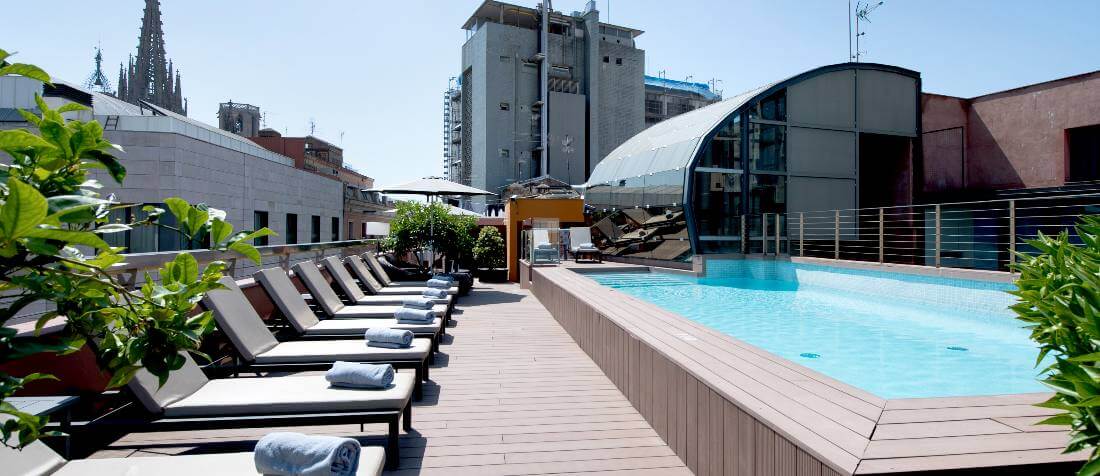 Piscina del Hotel Catolonia Catedral