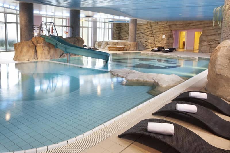 Piscina del hotel Dream Castle Hotel Marne La Vallee