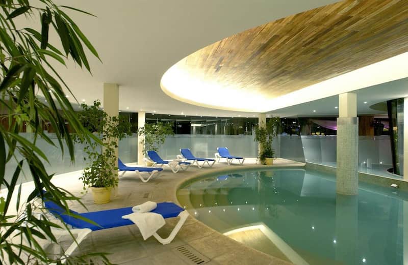 Pileta climatizada del Hermitage Hotel