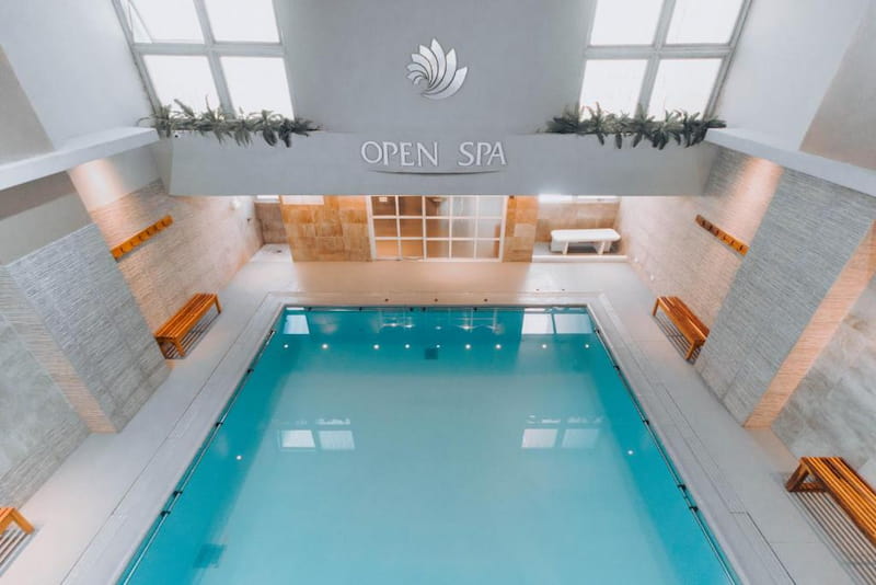 Pileta climatizada del Hotel Spa Republica