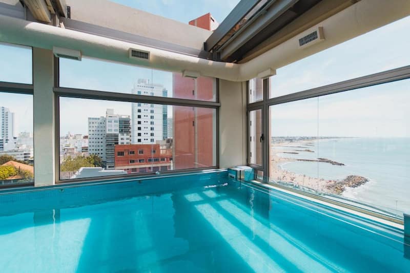 Pileta climatizada del SEC Hotel